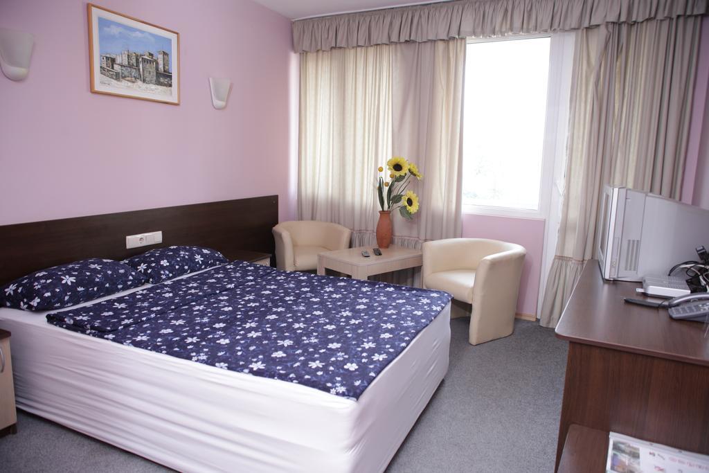 Family Hotel Avramov Widyń Zewnętrze zdjęcie