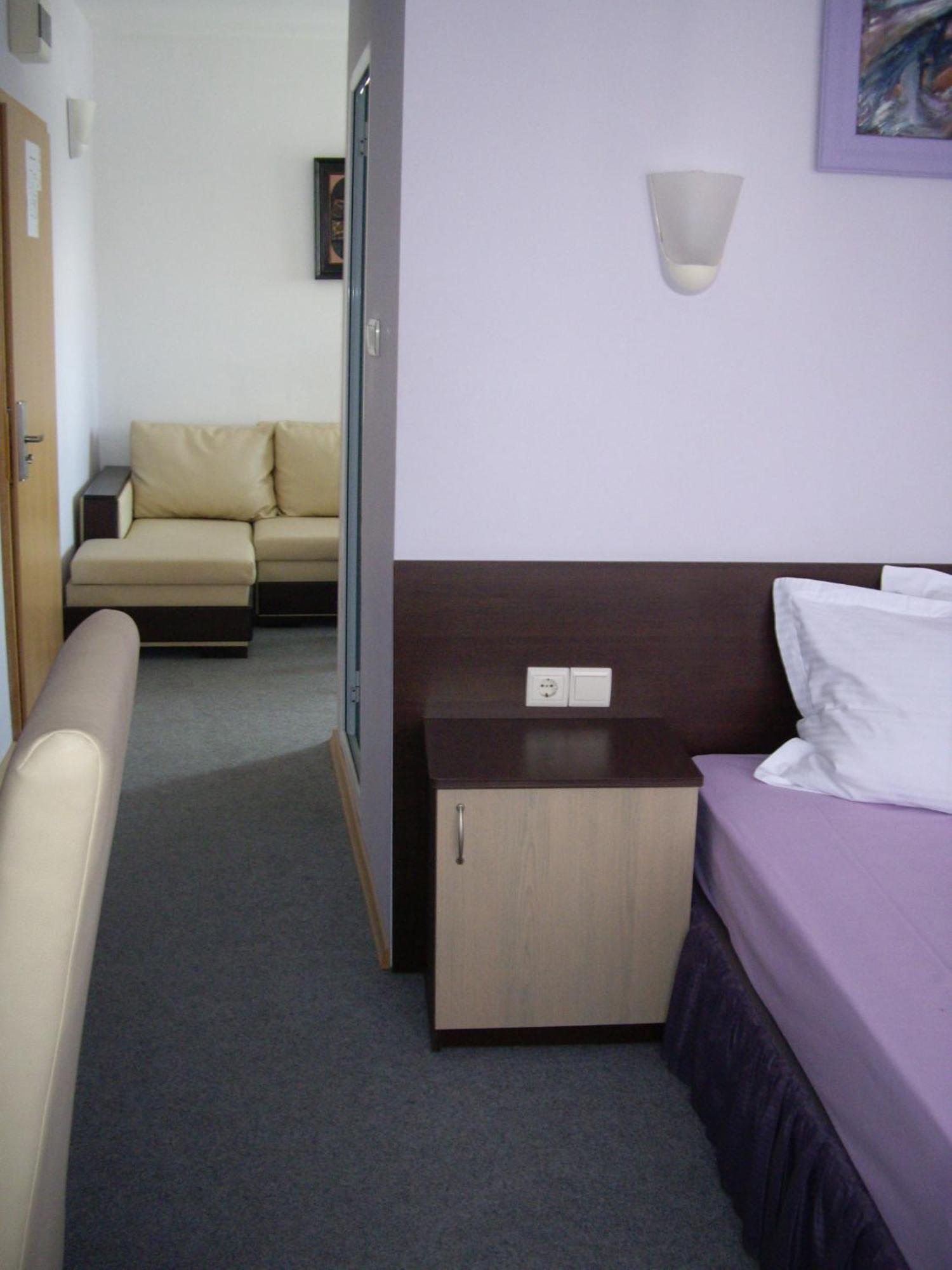 Family Hotel Avramov Widyń Zewnętrze zdjęcie