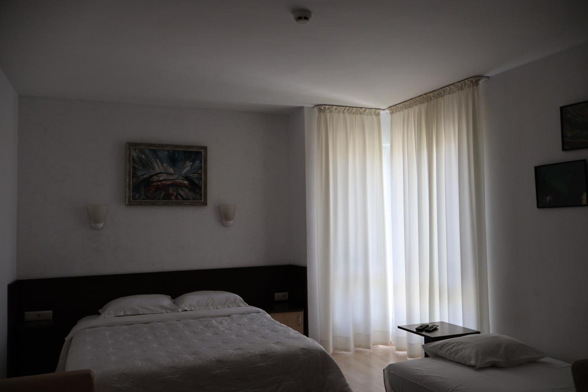 Family Hotel Avramov Widyń Zewnętrze zdjęcie