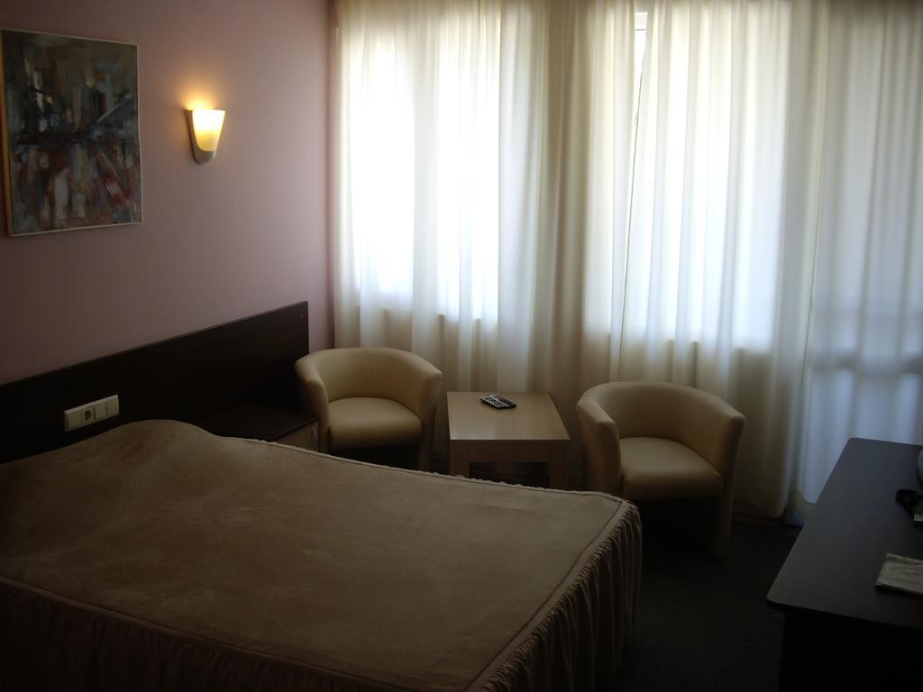 Family Hotel Avramov Widyń Zewnętrze zdjęcie